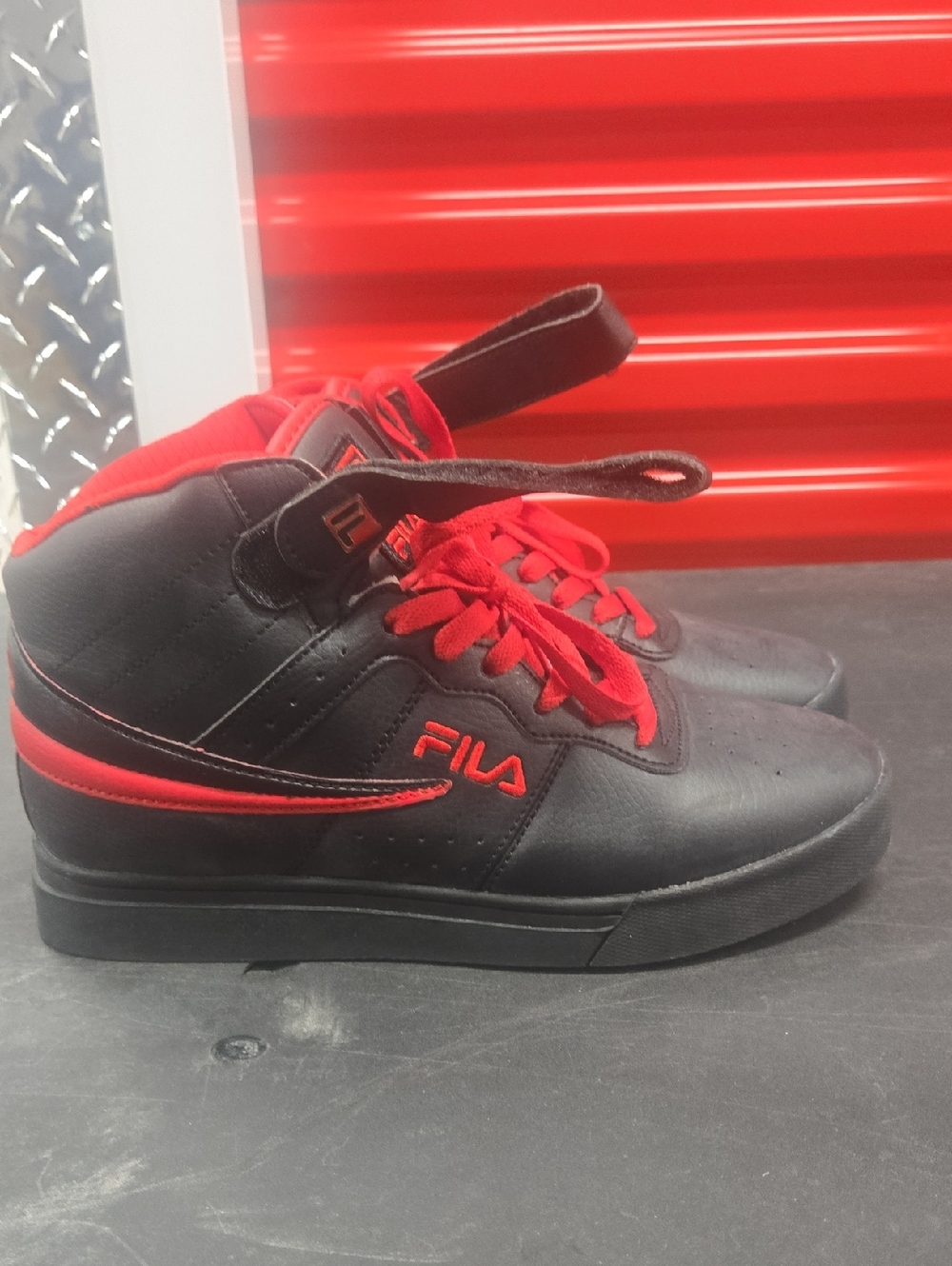 Fila Black and Red Mid-Top Sneakers Woman' Size 7 ***